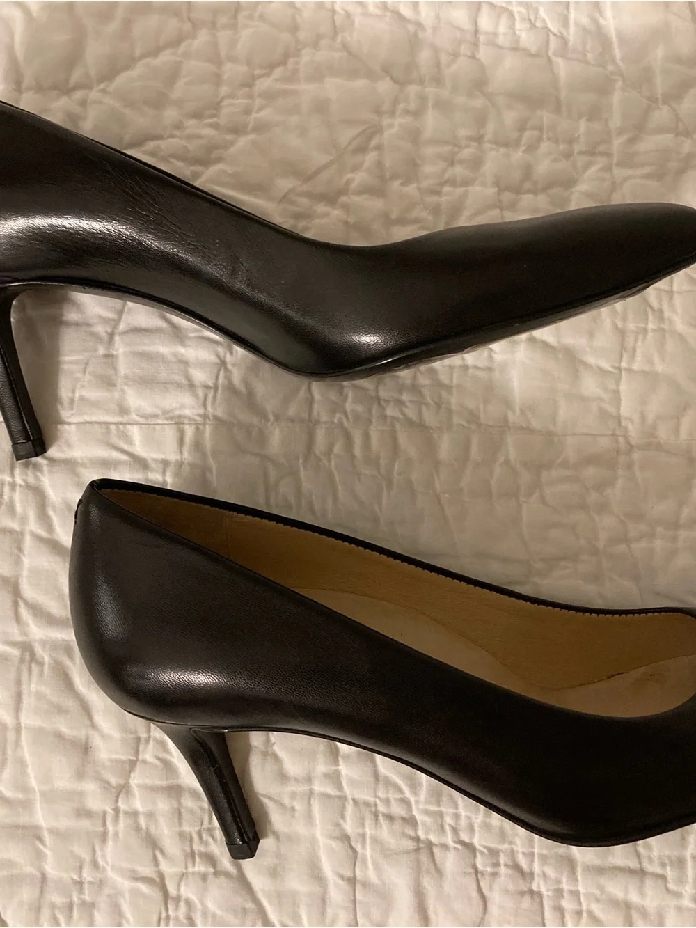 Inez Lola Women's Black Pointed-Toe Mid Heel Pumps